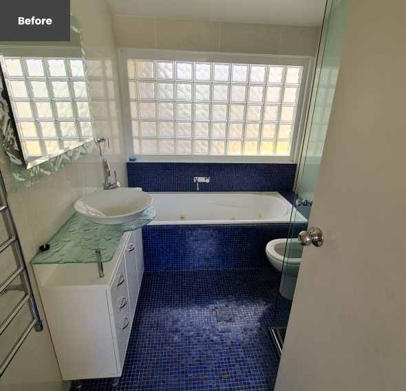Bathroom before renovation